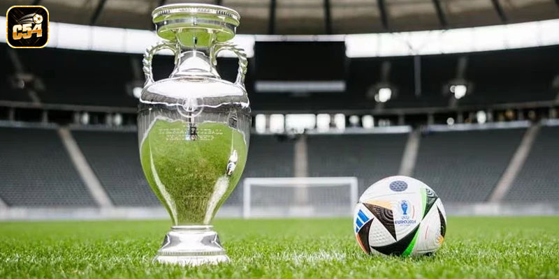 Euro mấy năm 1 lần